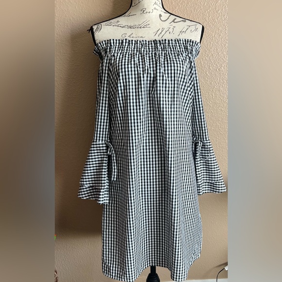 StyleHouse Gingham Off-the-Shoulder Flare Tier Bell Sleeves Short  Dress - Picture 8 of 12